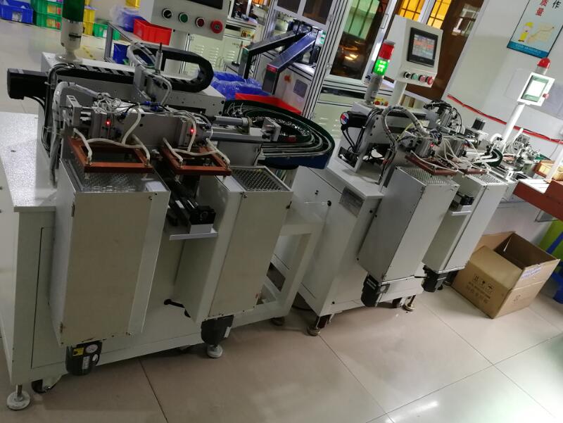 微馬達殼自動擺盤作業